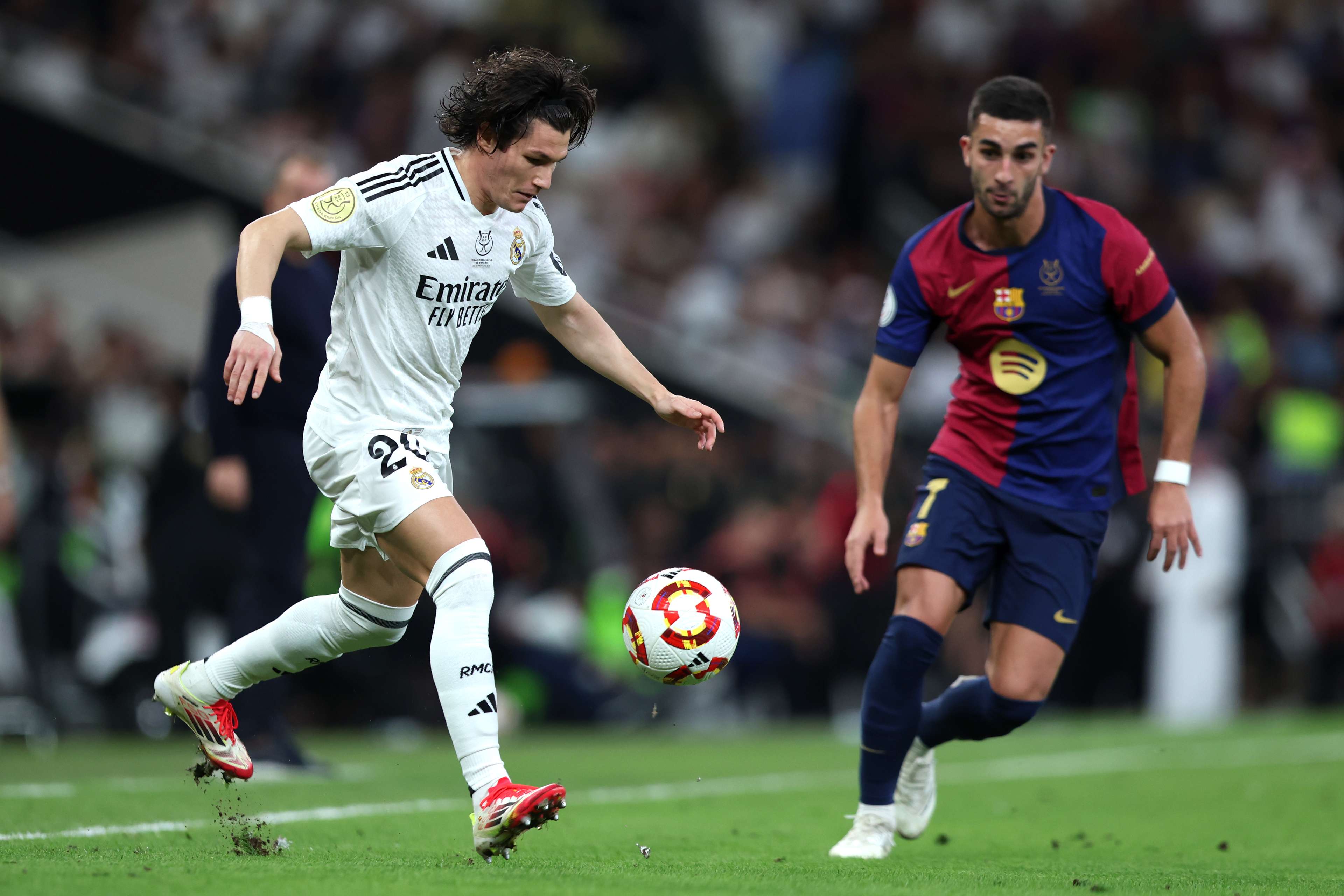 展现出极高 展现出极高